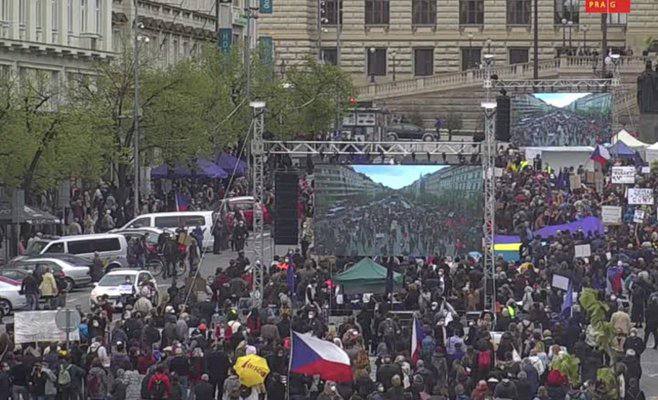 В четверг в Чехии прошла волна акций протеста против президента