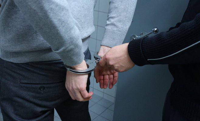 Полиция задержала мужчину, ограбившего банк в Смихове