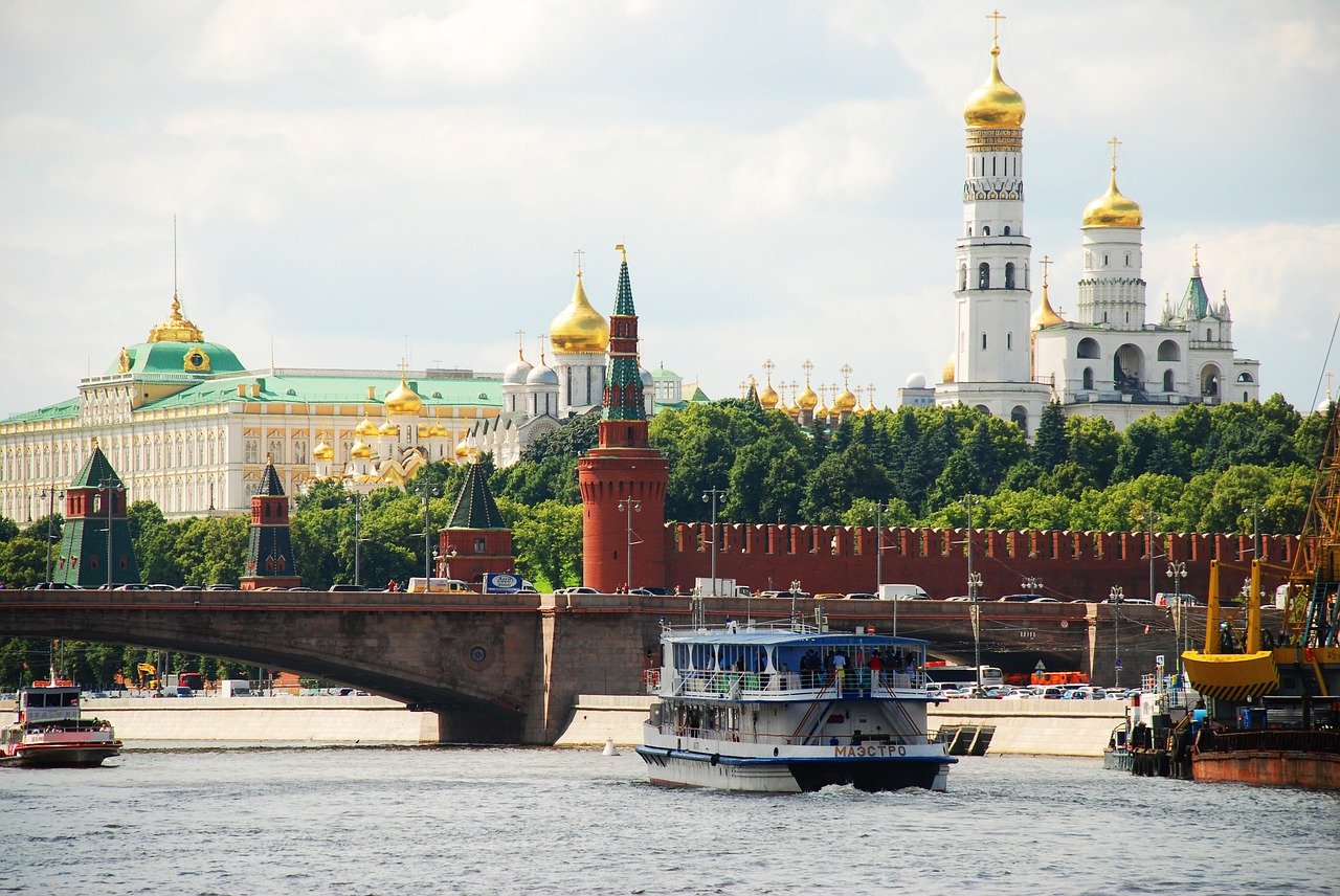 Россия объявила 20 сотрудников посольства Чехии в Москве «персонами нон грата»