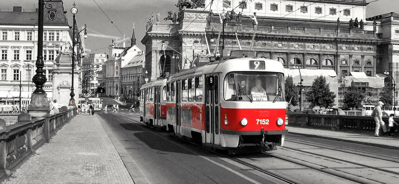 В Праге большая и развитая трамвайная сеть, я в трамваи просто влюблена: быстро, без пробок, часто...